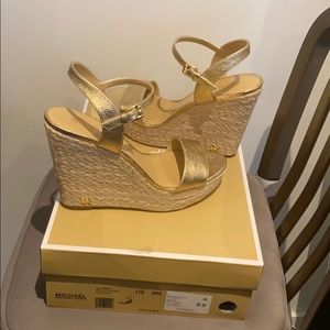 Michael KORS gold wedge size 9m BNWT